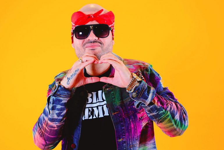 Papi Sánchez en la posición número 21 con Enamoraito en Billboard.