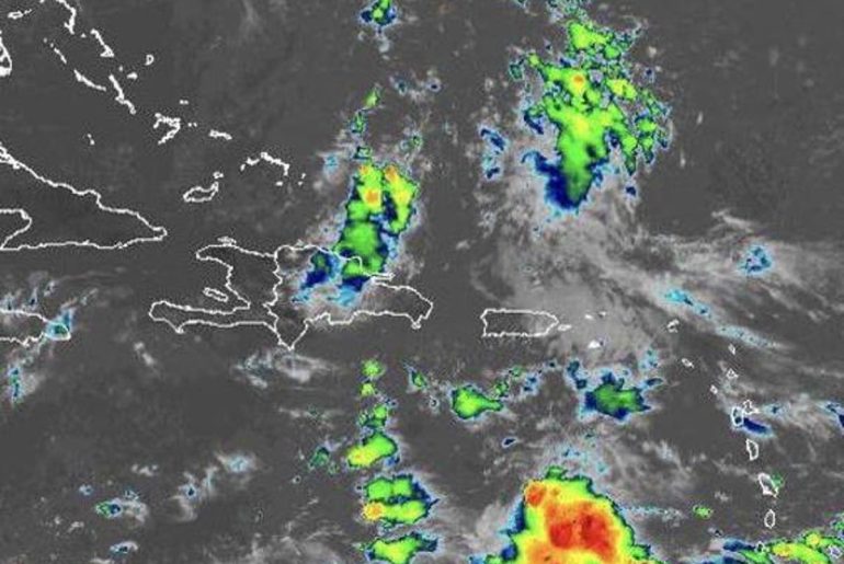 Onda Tropical y vaguada provocan alertas meteorológicos sobre varias provincias de RD.