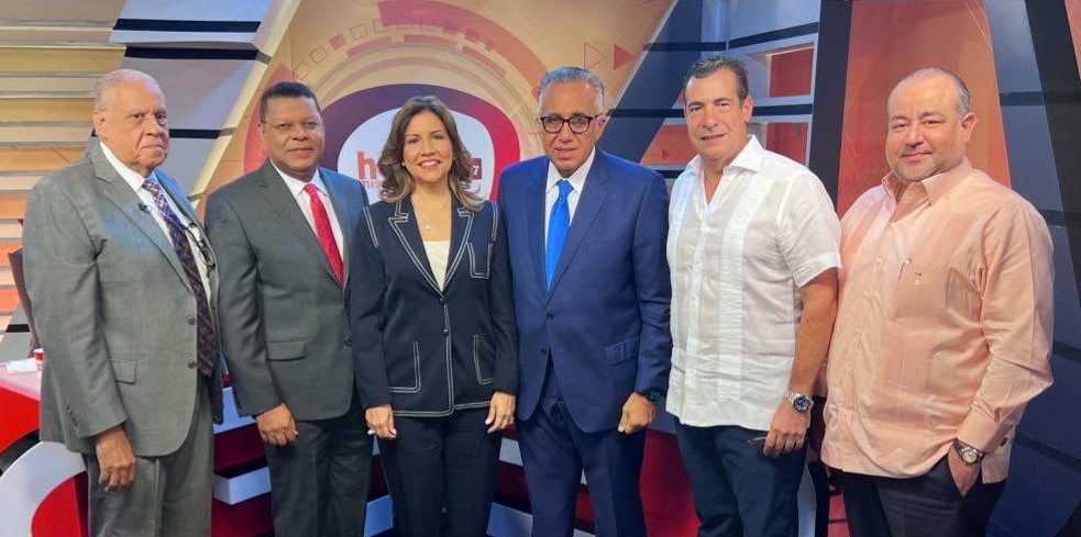Margarita Cedeño asegura era loable proyecto de Ley de Extinción de Dominio La aspirante presidencial del Partido de la Liberación Dominicana (PLD), Margarita Cedeño, con el equipo de Hoy Mismo.