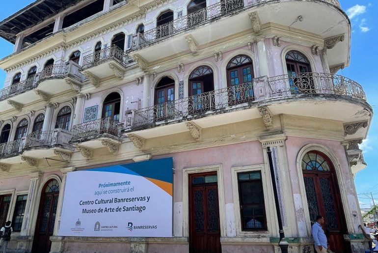 Administrador general de Banreservas anuncia inicios de trabajos Hotel Mercedes.