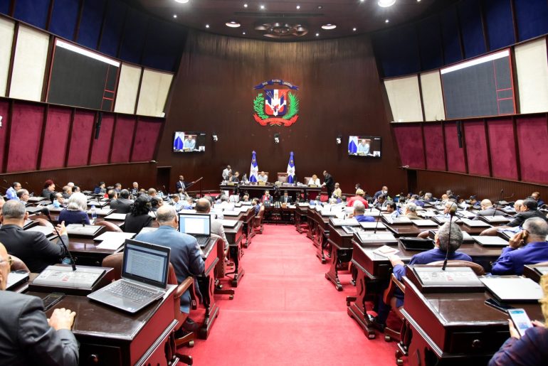 Cámada de Diputados aprueba adenda fideicomiso Pedernales.