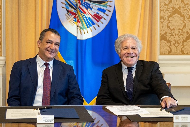 JCE y OEA firman convenio de cooperación técnica de cara al próximas elecciones La Junta Central Electoral y la OEA firman convenio de cooperación técnica de cara al próximo proceso electoral.