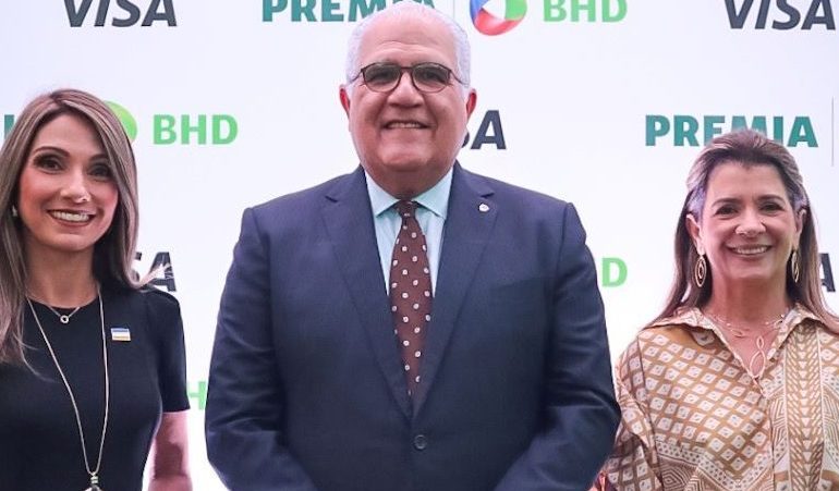 Sofía Antor, Luis Lembert y Rosa Marubeny, en al lanzamiento de nueva tarjeta inclusiva con múltiples beneficios.