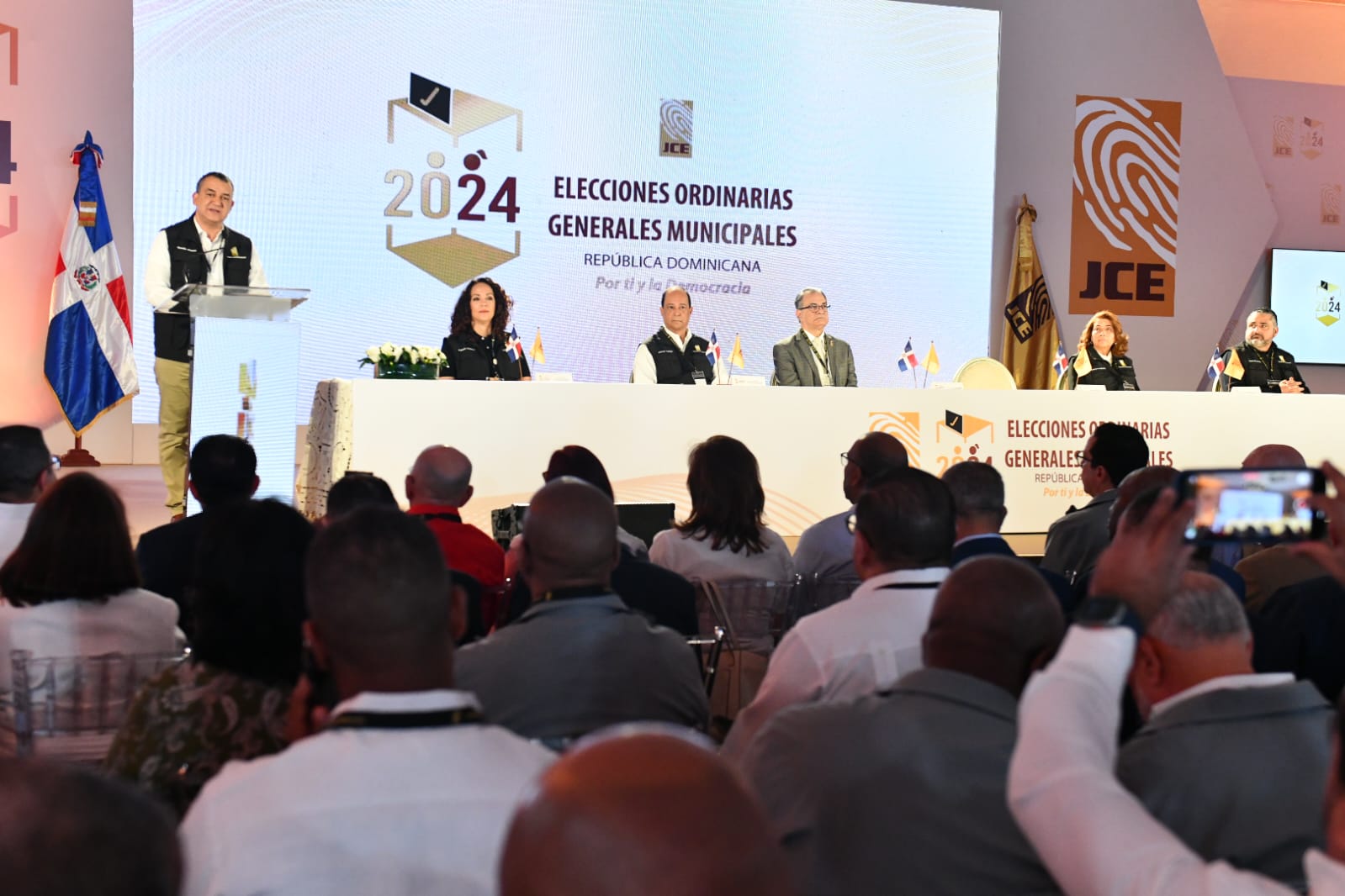 JCE abre proceso de votación para las elecciones municipales Apertura elecciones municipales. JCE