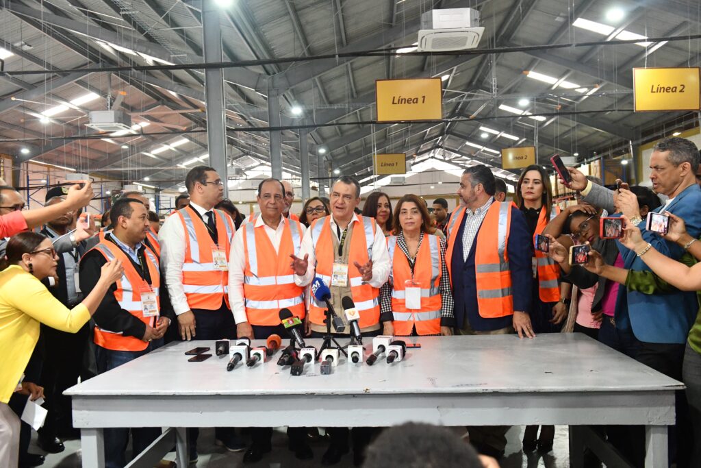 JCE inicia elaboración de 1,566 kits electorales para el exterior y el clonado de los EDET jce
