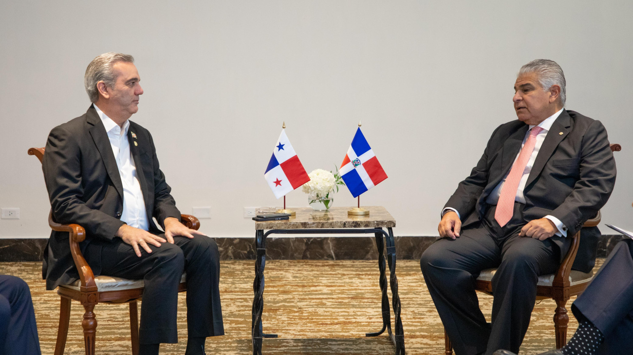 Presidente Abinader se reúne con nuevo presidente de Panamá Presidentes Abinader, de RD y José Raúl Mulino, de Panamá.