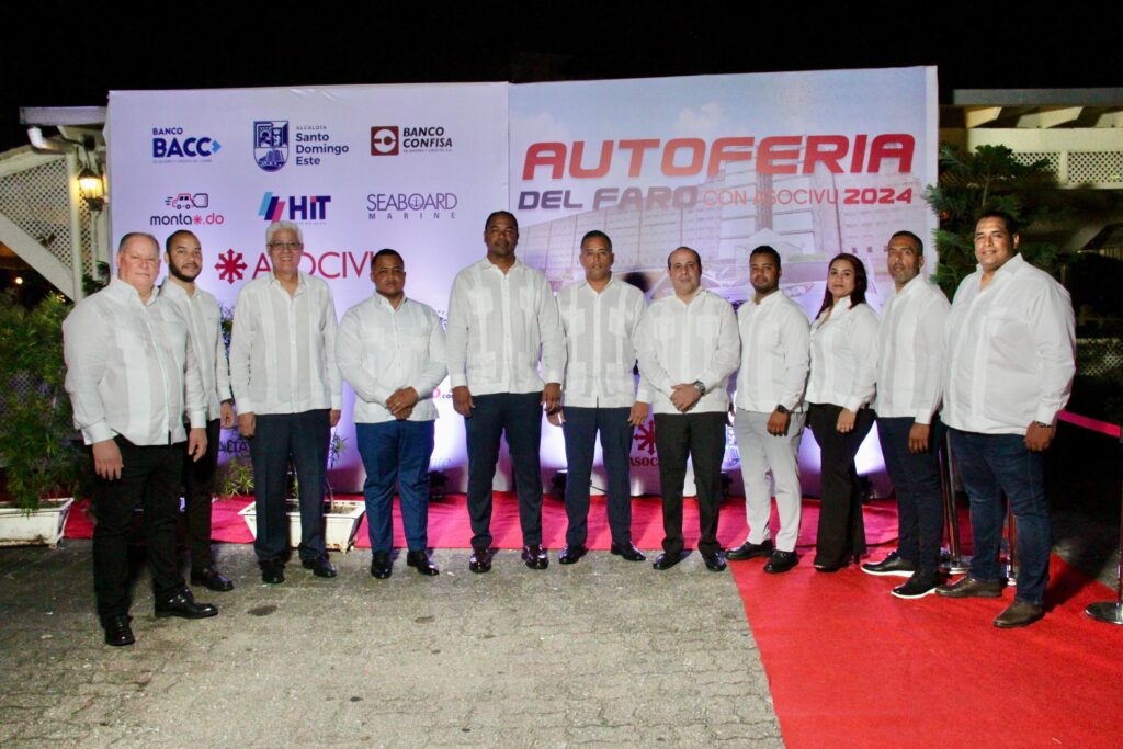 ASOCIVU revela detalles de la Autoferia del Faro 2024 y lanza App montao.do Aramis Mella, presidente de Asocivu, junto a los miembros de su directiva.