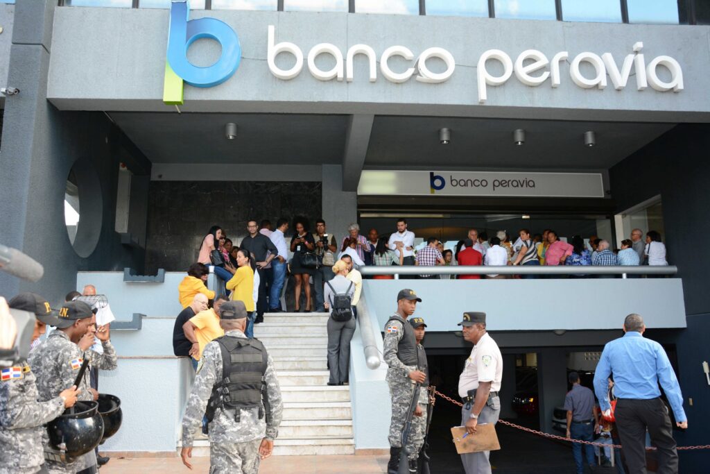 Ejecutan orden de captura contra condenados por fraude millonario en Banco Peravia captura