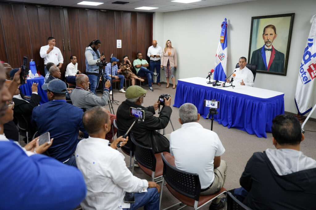 Indotel impulsará nueva ley para frenar desinformación en redes sociales indotel