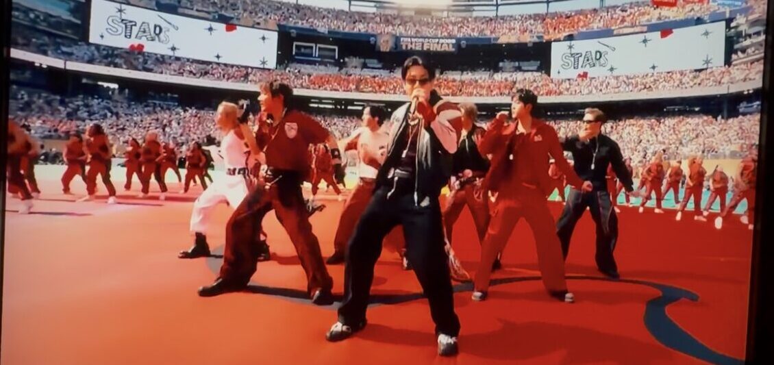 La FIFA estrena un histórico show de medio tiempo con un desfile de superestrellas fifa