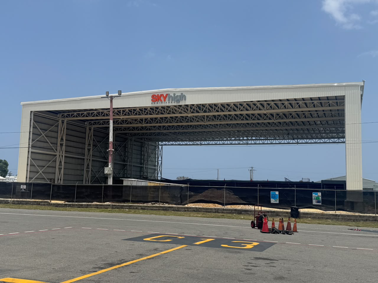 Sky High Dominicana construye uno de los hangares más grandes del Caribe en el AILA hangar Sky High Dominicana