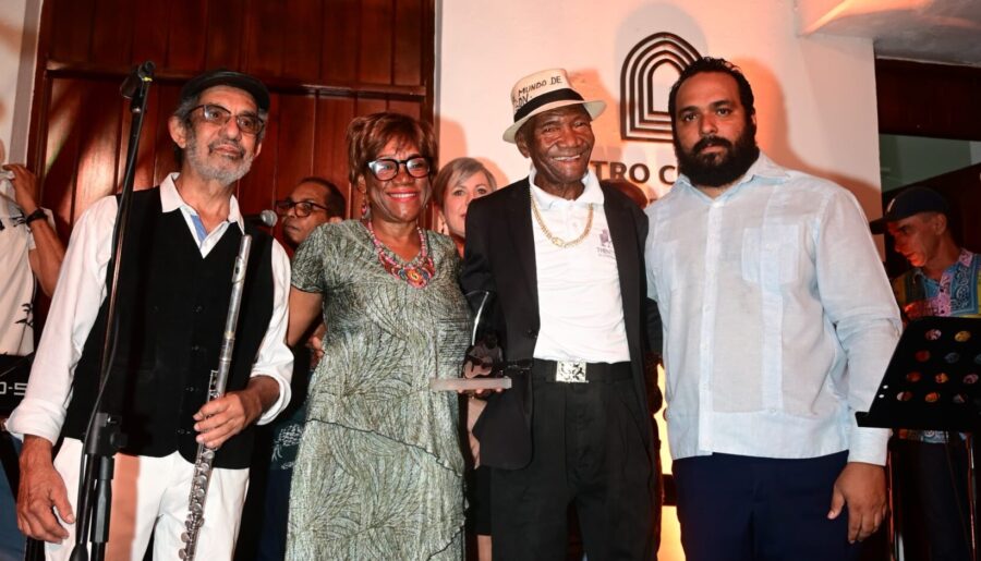 Centro Cultural Banreservas rinde homenaje a Kundengo Minier y César Namnum